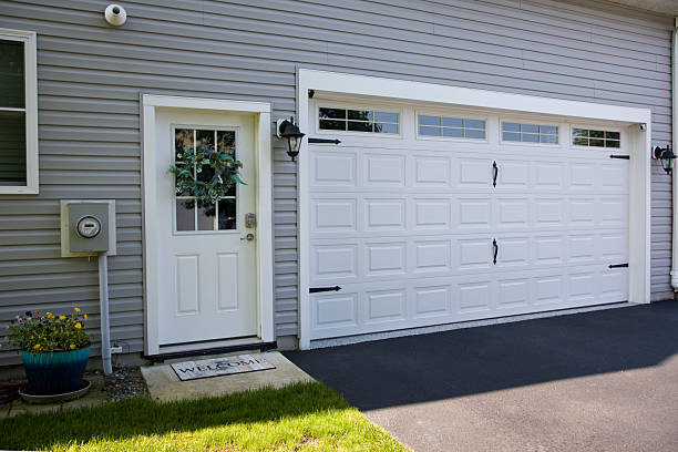 24/7 Emergency Garage Door Panel Replacement experts in Searcy County County, AR
